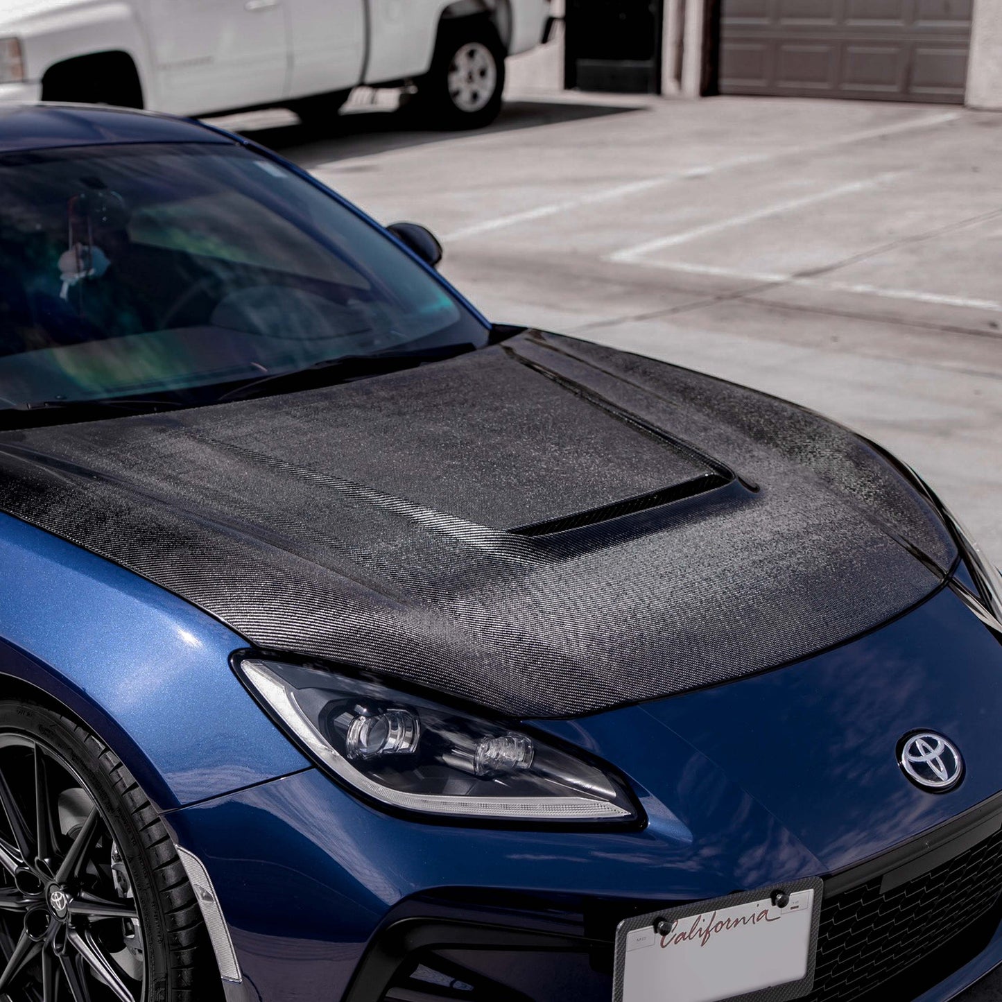 Seibon 2022 Toyota GR86 / Subaru BRZ VS-Style Carbon Fiber Hood